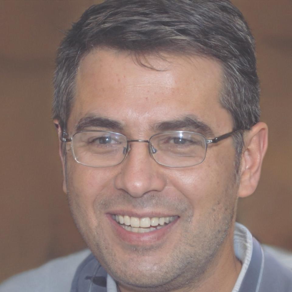 Portrait de Michel Dubois, expert en analyse financière